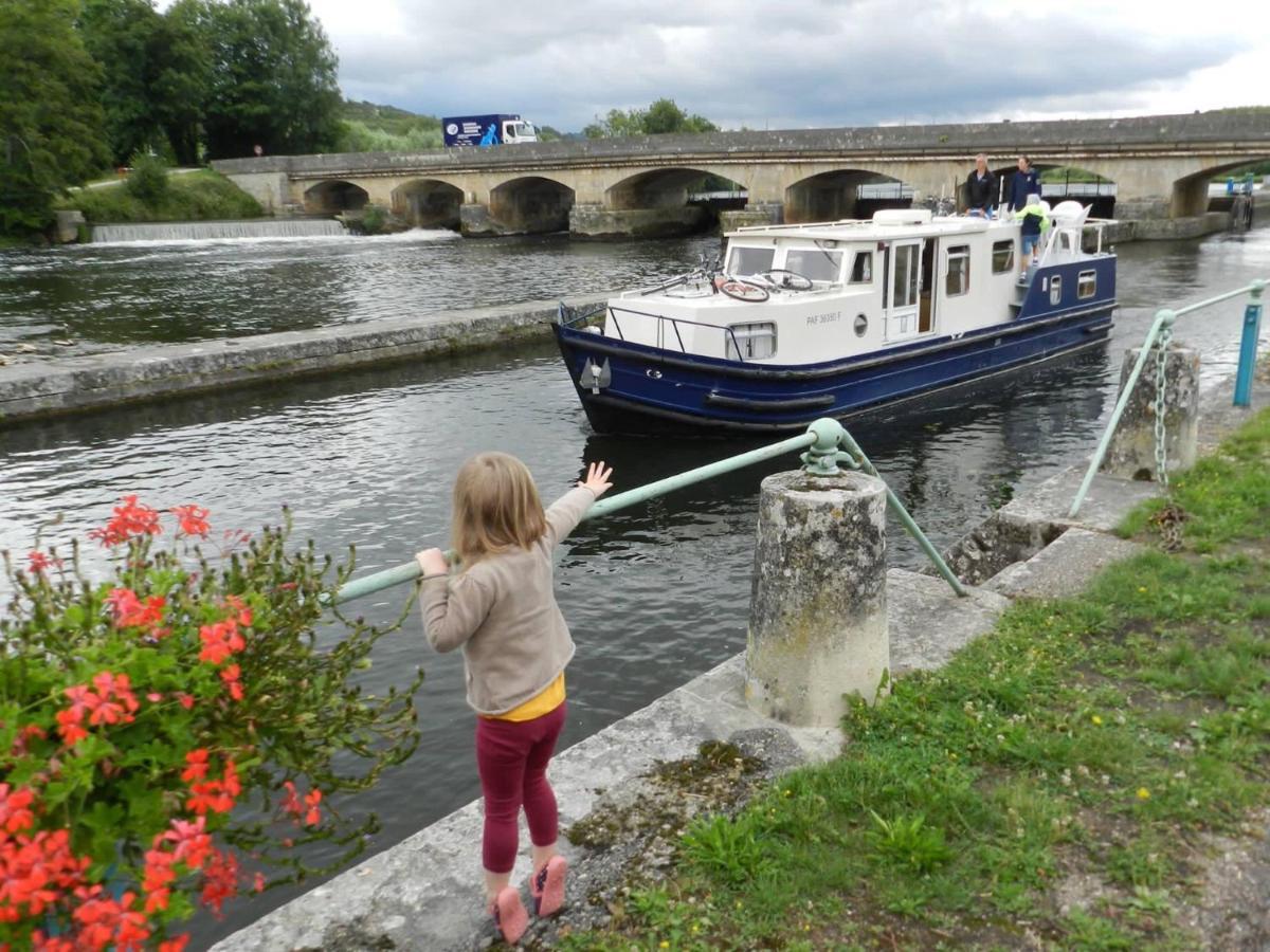 Entre Canal Et Vignes Bed and Breakfast Escolives-Sainte-Camille Exterior foto